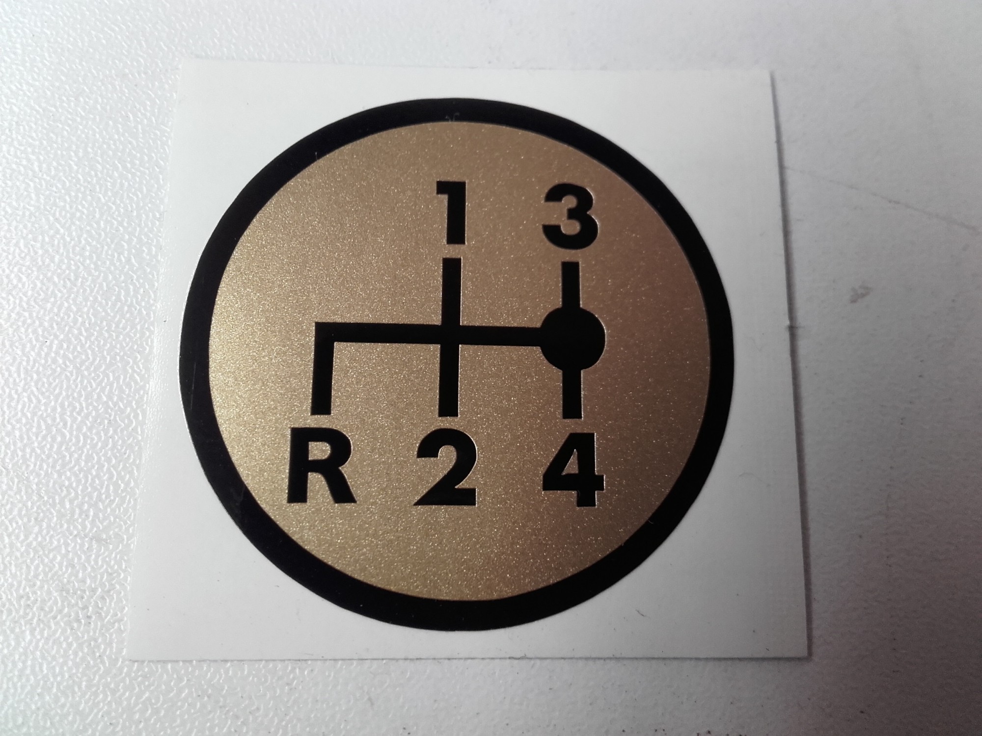 Schakelschema R-1-2-3-4 rond goud